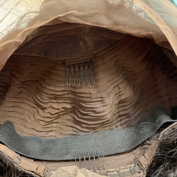 Frontal Wig - Picture 6 of 7